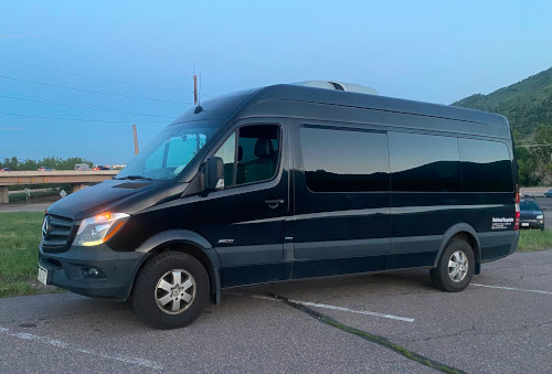 mountain shuttle to the ski resorts in Colorado