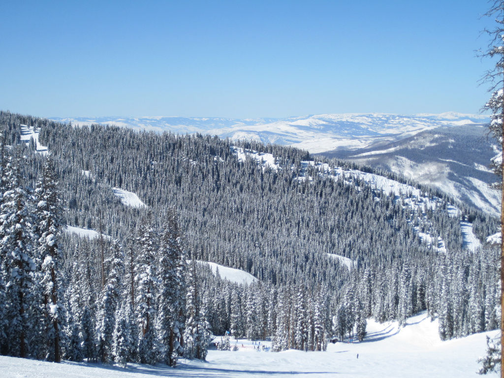 Wide view of Prima Cornice at Vail on the front side