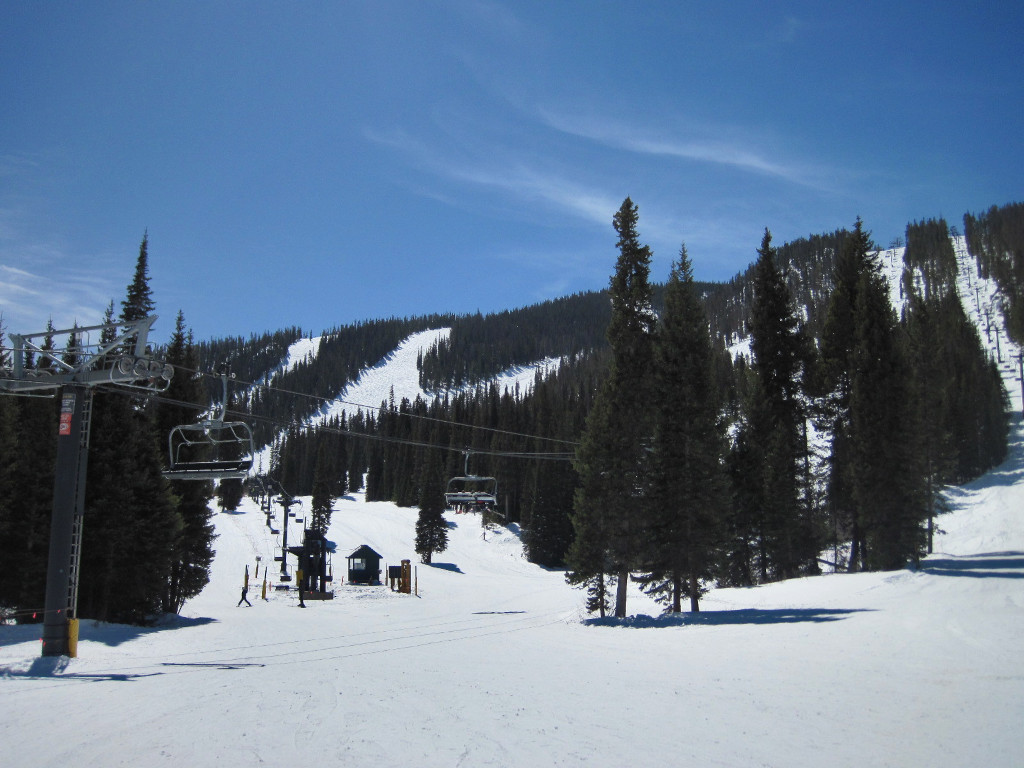 Galloping Goose chairlift and Shoo Fly beginner ski trail and Super Gauge Express chairlift