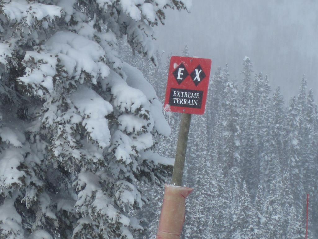 Extreme terrain sign at Prima Cornice, Vail Ski Resort