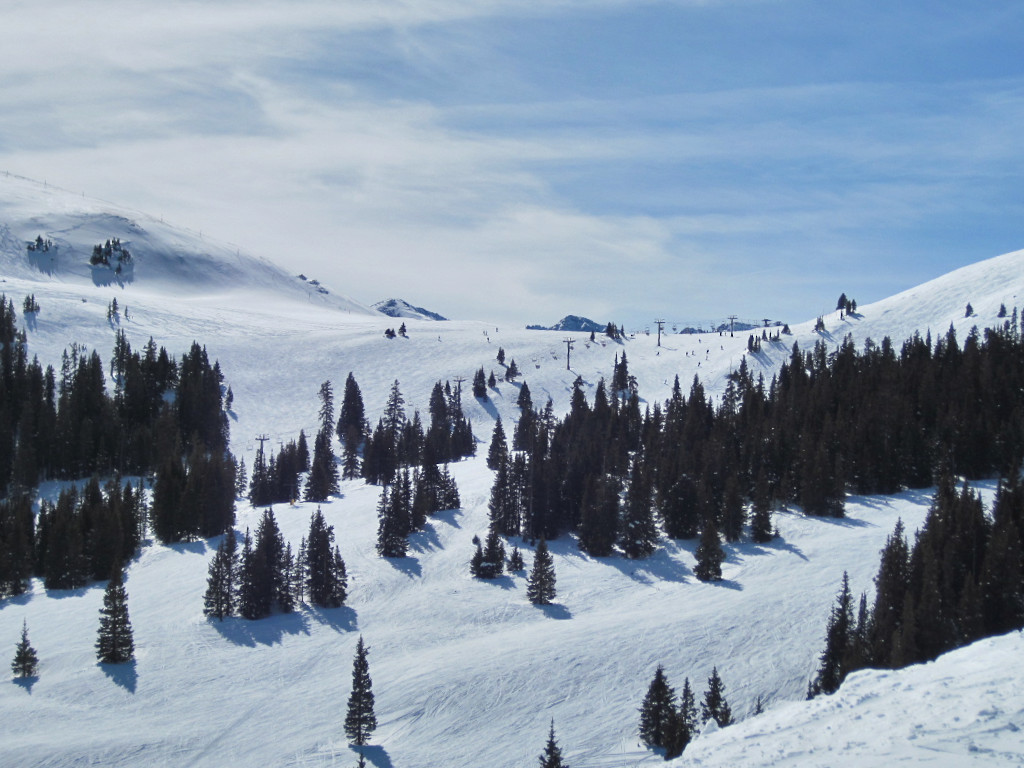 Rendezvous lift ascending with Wheeler Creek and Union Park trails below it