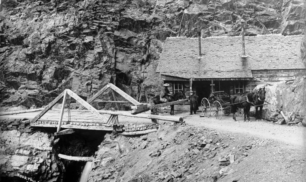 1880s photo of the toll booth and toll gate on Red Mountain Pass in Colorado