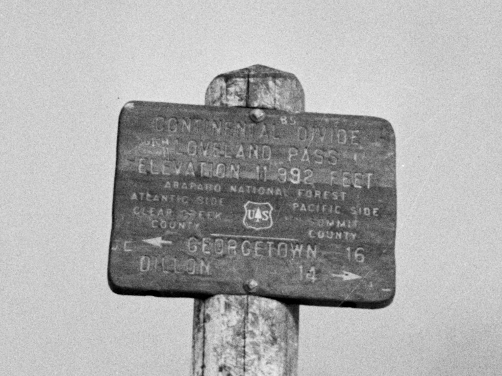 Coloradotopia Archive ID #LC-DG-FSA-8D35749 zoomed in version showing the Loveland Pass sign close