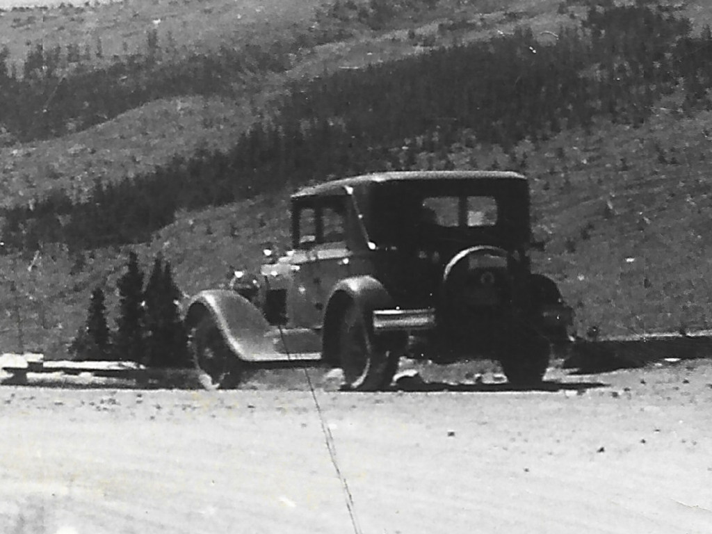 car in Sanborn postcard CHP-F964 from Hoosier Pass on Continental Divide