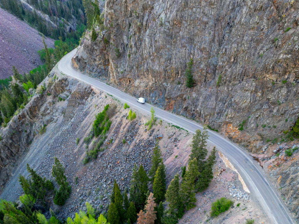 steep cliff dropoff on Million Dollar Highway in Colorado