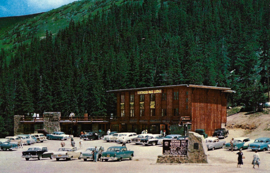 Berthoud Pass Lodge postcard CB-C273