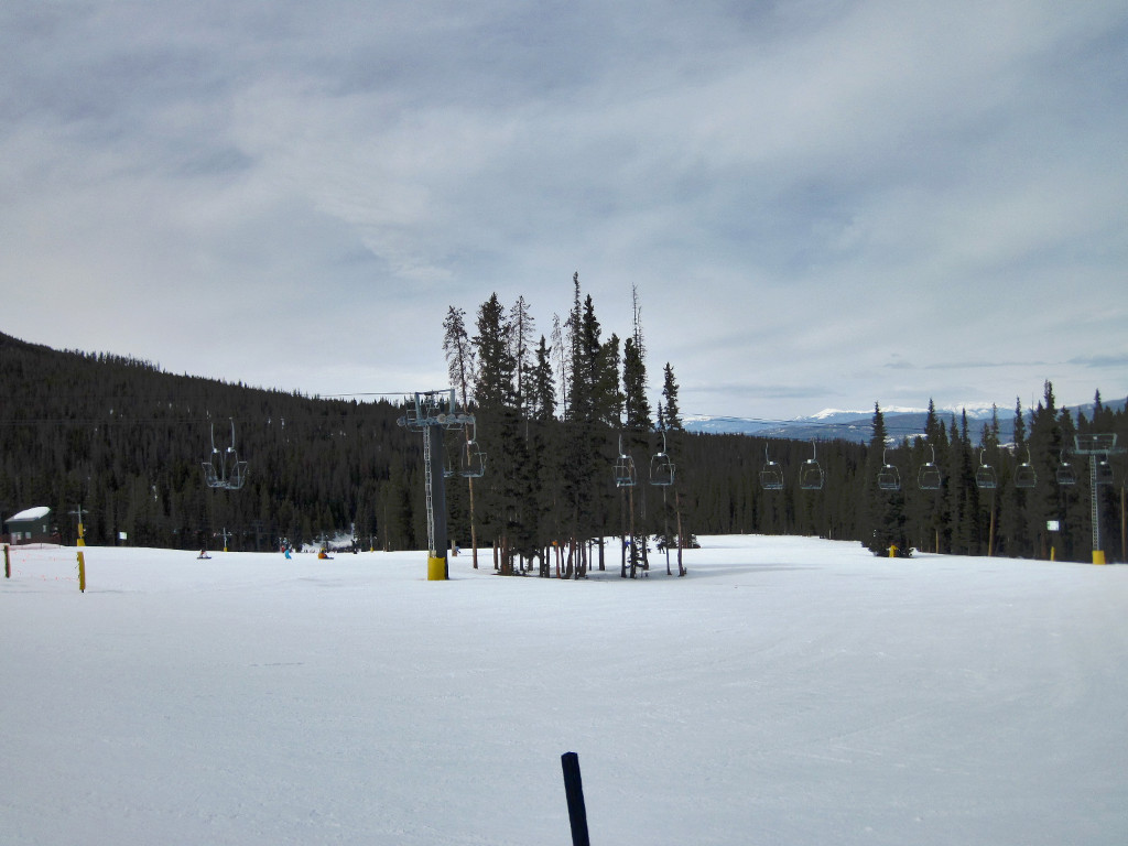 Endeavor chairlift and Discovery beginnner ski zone