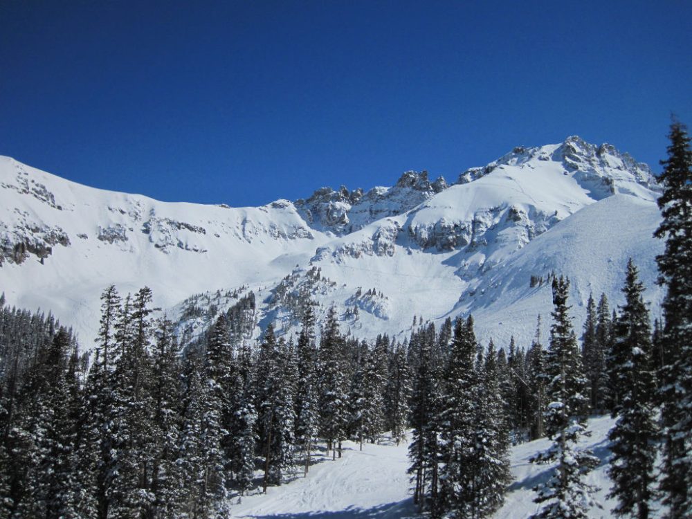 jellos-bowl-telluride-with-gold-hill-chutes-and-palmyra-peak